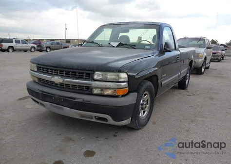 2000 Chevrolet Silverado 1500 z USA, uszkodzony, nr VIN 1GCEC14W8YE235570